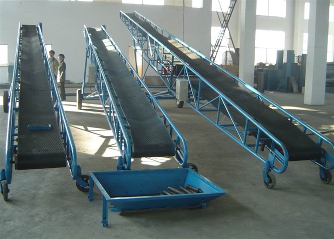 皮帶輸送機_移動式皮帶輸送機_河南輸送機價格_膠帶式輸送機型號產品圖片