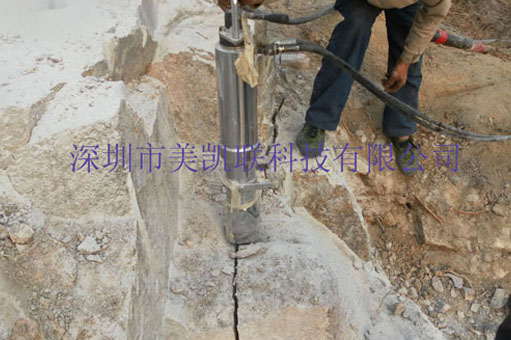 礦山開采，橋面拆除-井樁拆除機(jī)械設(shè)備產(chǎn)品圖片