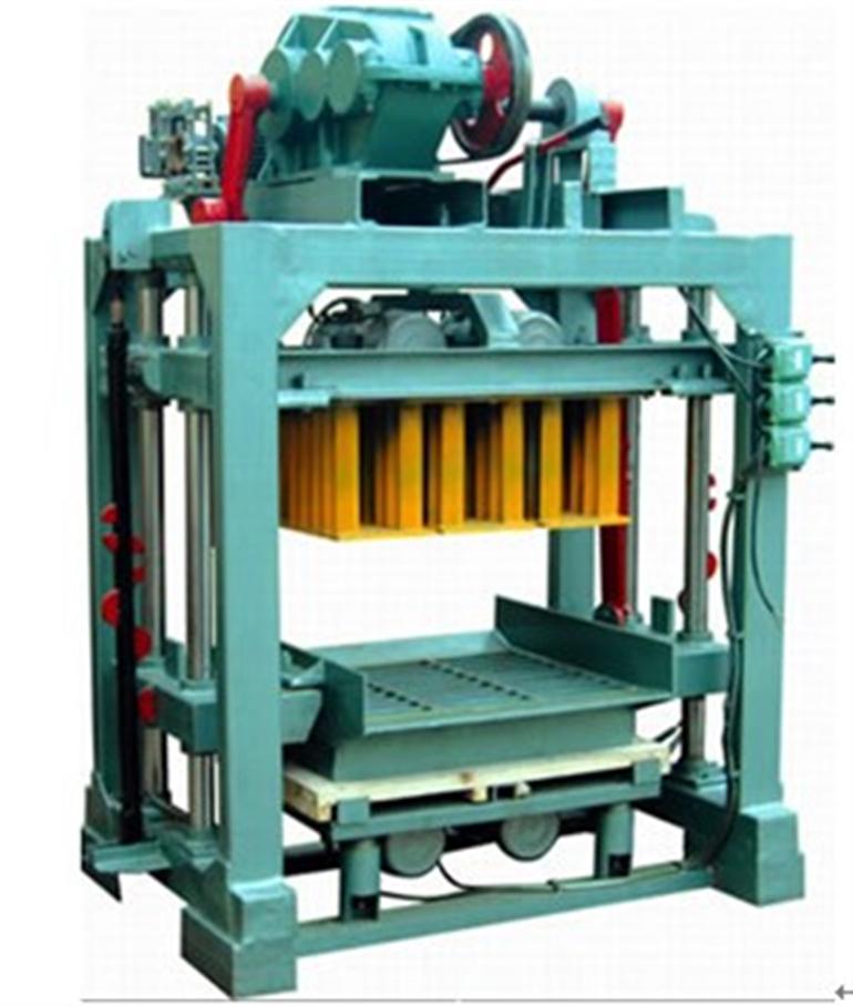 供應(yīng)鄭州雙合機(jī)械QSH4-40水泥砌塊機(jī)