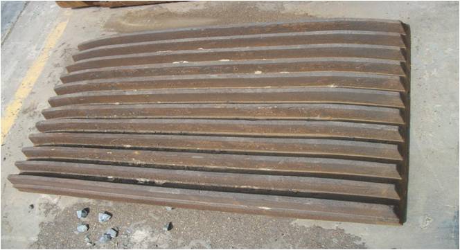 廠家直銷高效耐磨高錳鋼顎板產品圖片