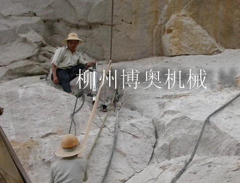 礦山開采中的靜態(tài)爆破設(shè)備 液壓分裂機(jī) 劈裂機(jī) 開山機(jī) 劈石機(jī)
