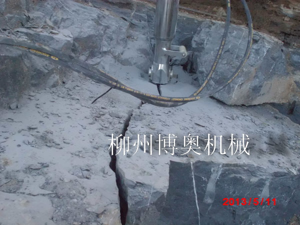 巖石破解機 礦山開采設備 隧道掘進設備 巖石分裂機產品圖片