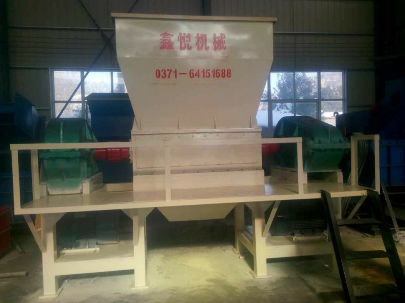撕碎機設備撕碎后的物料特點產品圖片