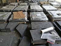 各種港口碼頭，冶金，礦山機械等行業(yè)輸送機襯板產(chǎn)品圖片