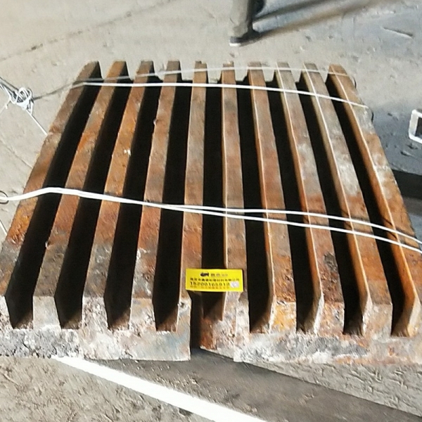顎式破碎機鄂板 齒板 高錳鋼鄂板 破碎機鄂板 牙板 護板產品圖片