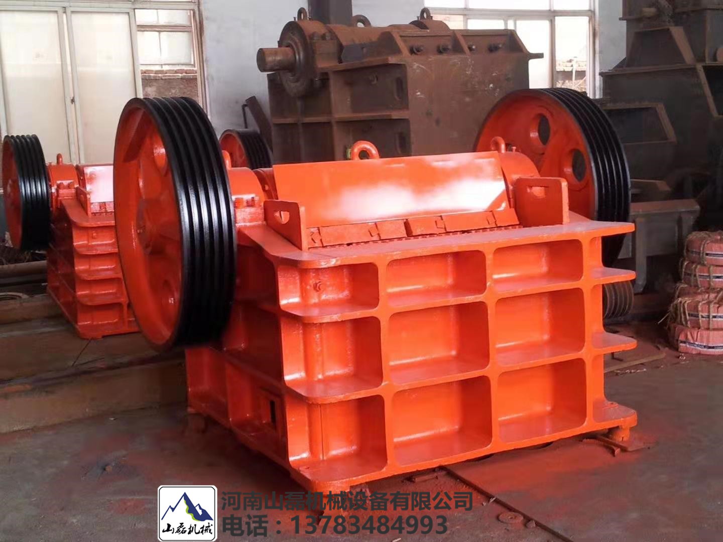 山磊PE250x400顎式破碎機(jī)動鄂總承