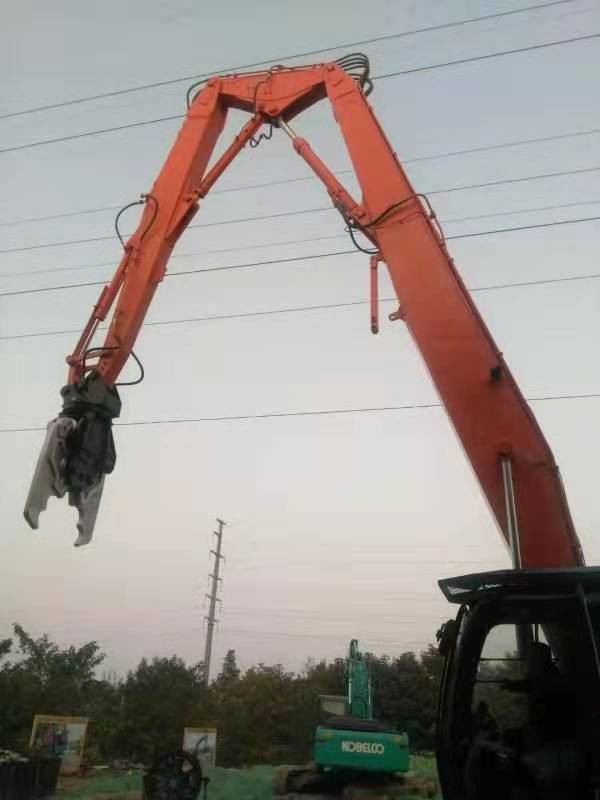 徐工305挖機(jī)22米清於加長(zhǎng)臂廠家訂產(chǎn)品圖片