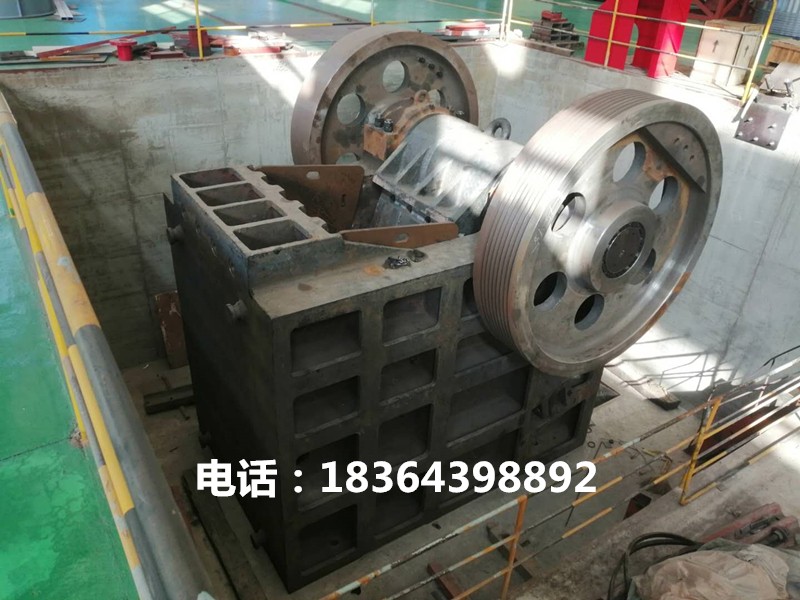 八陡黑山鑄鋼型1316大型顎式破碎機產品圖片