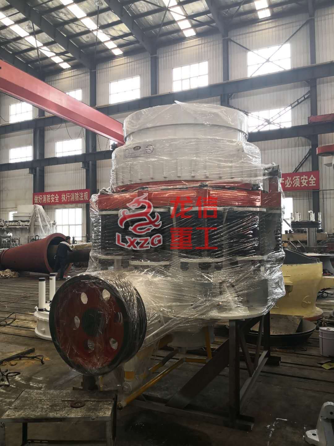 復(fù)合式破碎機(jī)產(chǎn)品圖片