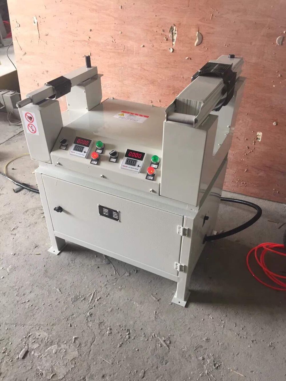 雙工位電機鋁殼加熱器產品圖片