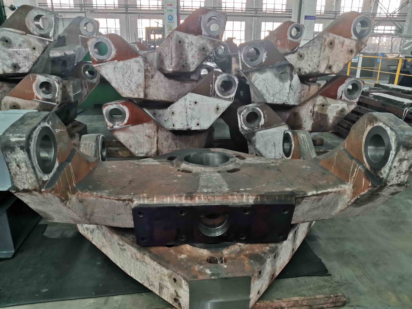 破碎機鑄造耐磨件產品圖片
