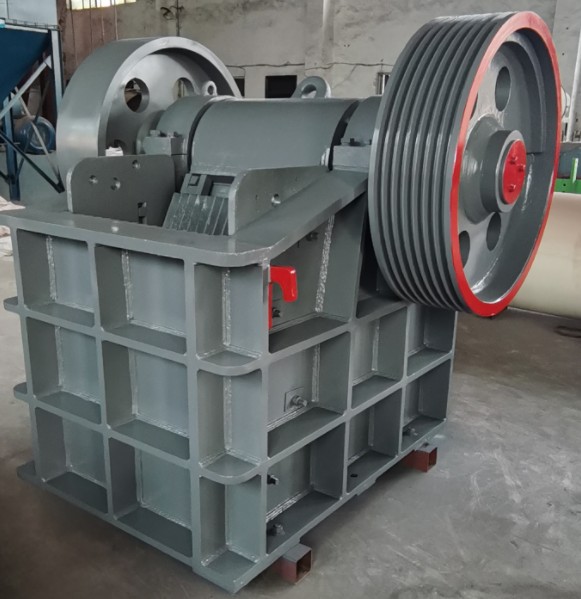 破碎金礦石顎式破碎機   細顎式破碎機