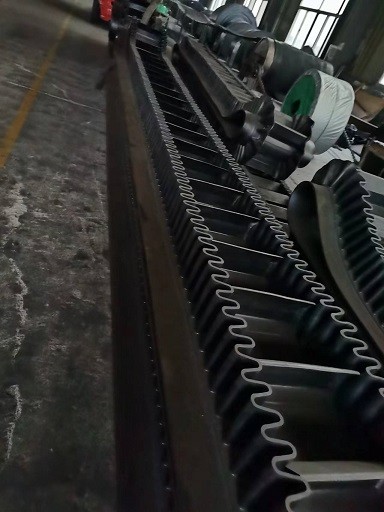 提升機波狀擋邊皮帶 大傾角鋼絲繩芯運輸帶 運輸擋邊提升帶