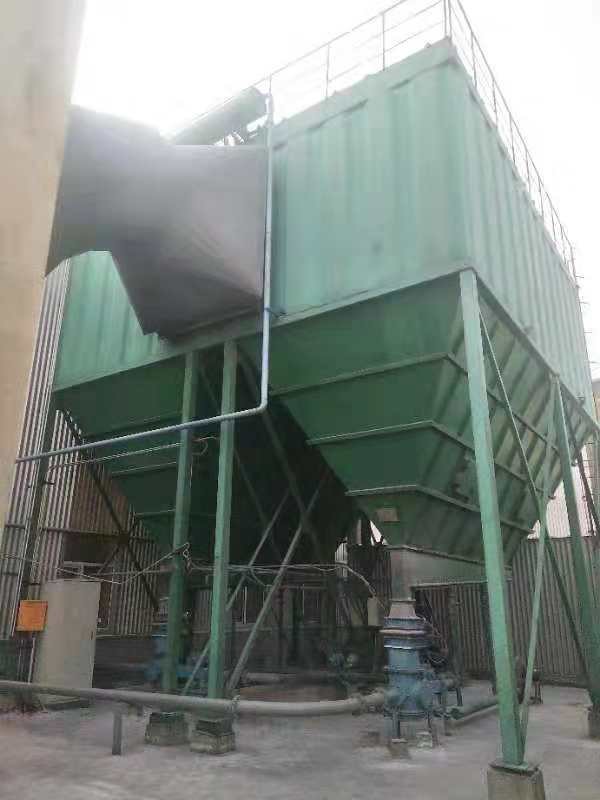 河南除塵器。河南布袋鑄造廠清砂車間除塵器，河南鑄造廠清砂車間除塵