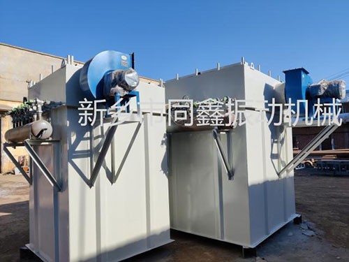 脈沖袋式除塵器，環(huán)保型布袋除塵器，環(huán)保濾袋除塵設(shè)備產(chǎn)品圖片