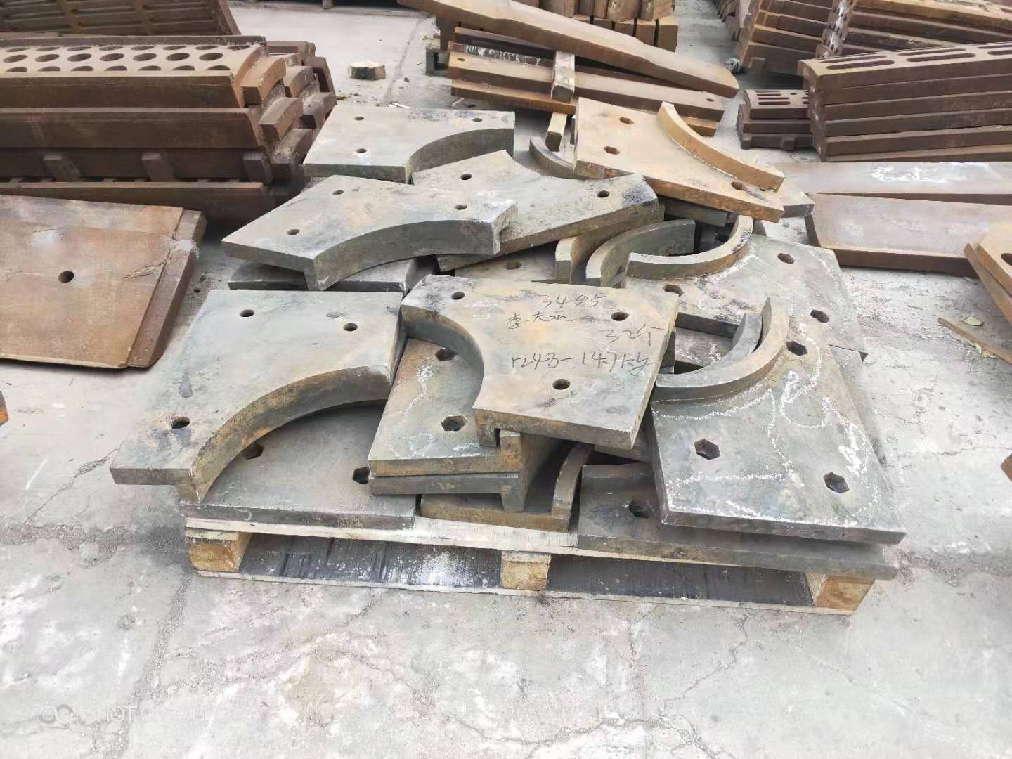 來圖定制 顎式破碎機顎板 齒板 牙板 消失模工藝高錳鋼材質產品圖片