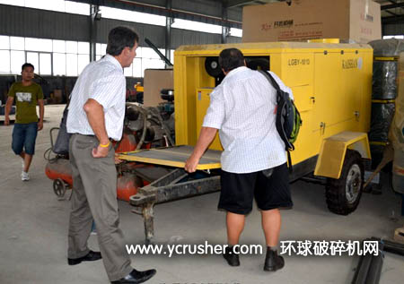 南非客戶參觀中譽鼎力生產車間
