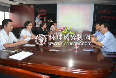 公信廳領導與鄭州鼎盛領導就“工業節能”問題,進行討論