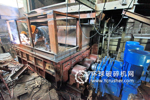 寧國水泥廠2528篦冷機破碎機技改現(xiàn)場