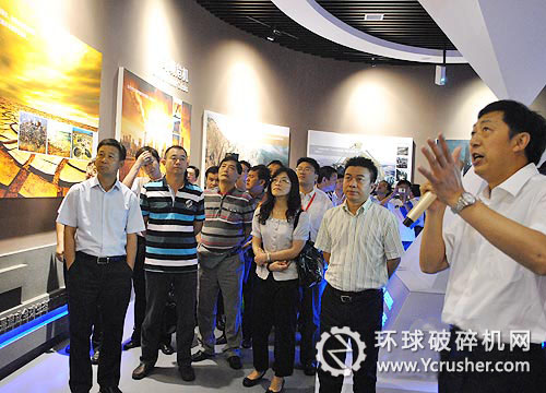 與會的中國再生資源行業500多名代表共同見證了中國“城市礦產展示館”的開館