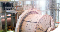 破碎機(jī)、三臺磨機(jī)和四臺震動篩分設(shè)備