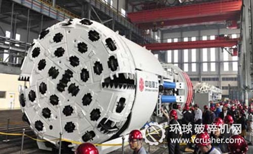 世界首臺(tái)直徑5米敞開式無軌運(yùn)輸硬巖掘進(jìn)機(jī)