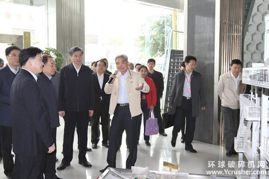 中國工程院院長周濟一行赴南方路機參觀考察