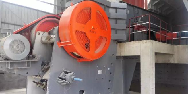 棒條給料機、顎式破碎機